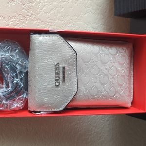 Phone and card holder in rose gold